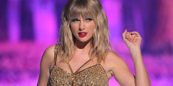 50 Taylor Swift Quotes to Inspire Confidence & Bravery