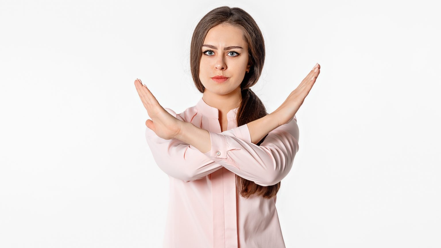 Her Mom Insulted Her Fiancé When She Called Him a “Disgusting Cradle