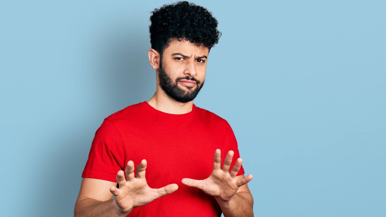 He Refused to Attend His Best Friend’s Wedding After Learning That They Didn’t Invite His Girlfriend to Cut Costs Down. They Said These “Are the Rules” and They “Weren’t in a Serious Relationship” Anyway!