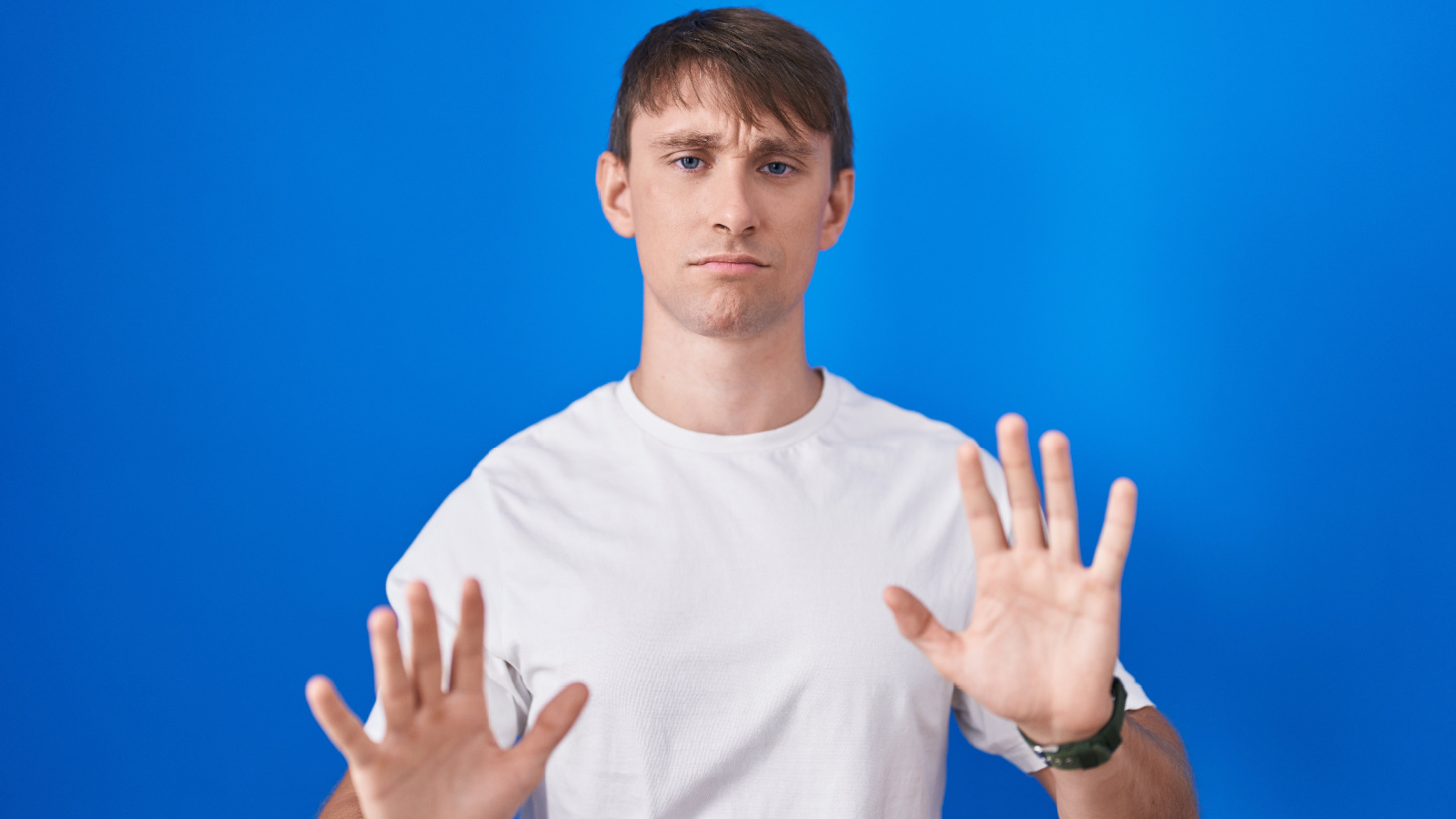 He Refused to Do Chores for His Mother Since She Kept Badmouthing His Fiancé and His Sister, Saying They Should Do All the Cleaning. Now She’s Mad at Him!